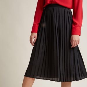 Banana republic pleated skirt.